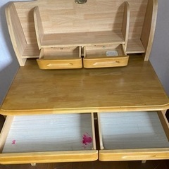 　 天然木の学習机の画像