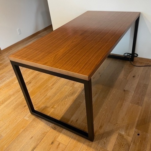 ウォールナットダイニングテーブル