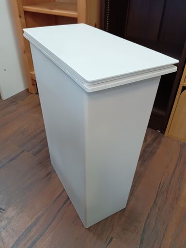 スリムダストボックス　36L　ゴミ箱　白　ホワイト　　サイズ（約）幅20×奥41×高55　　■近隣配送無料 買取GO‼　栄和店