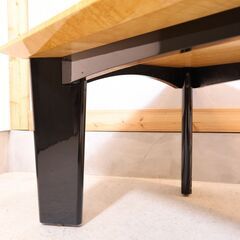 IDC OTSUKA(大塚家具)の人気シリーズSPLENDOR(スプレンダー)のリビングテーブルです。稀少なバーズアイ・メープルの高級感のあるセンターテーブルはリビングを洗練された印象に。 の画像