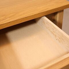 人気のMUJI(無印良品)のオーク無垢材パーソナルデスク。シンプルでオシャレなデザインとナチュラルな質感がインテリアのアクセントになるデスク♪学習机はもちろんパソコンデスクや事務机に最適です！！の画像