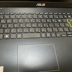ASUS　パソコン ノートパソコンの画像