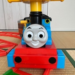 電動乗用きかんしゃトーマス スタンダードセット+拡張セット、アダプターなしの画像