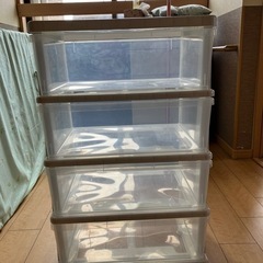 ４段の衣装ケース
