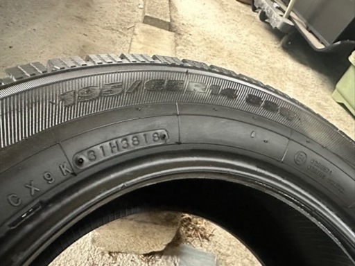 車のパーツ タイヤ、ホイール