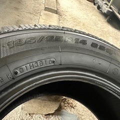 車のパーツ タイヤ、ホイール