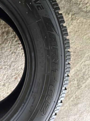 車のパーツ タイヤ、ホイール
