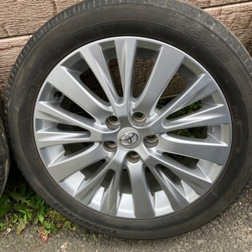 車のパーツ タイヤ、ホイール