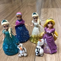 タカラトミーLicca キラチェンさくらちゃん・アナ雪ラプンツェル人形&クリップドレスと小物の画像