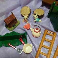 シルバニアファミリー　SylvaniaFamily　ピアノ　人形　ベッドなどの画像