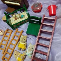 シルバニアファミリー　SylvaniaFamily　ピアノ　人形　ベッドなどの画像