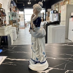 アンティーク置物　陶器　貴婦人　現状品の画像