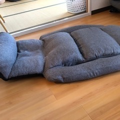 肘付き座椅子の画像