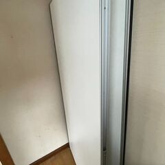 カグクロ 商談ブースパーテーションセット(半透明パーテーション×1枚、ホワイトパーテーション×2枚、安定脚×2)の画像