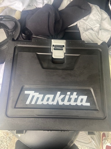 マキタ　充電式インパクトドライバー