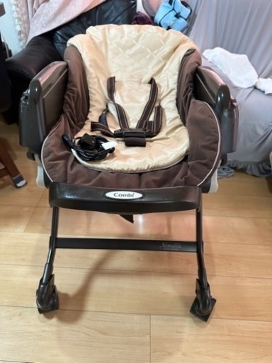 Combi 電動 ネムリラ AUTO SWING BEDi