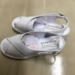 ナースシューズ　サンダル　新品　白　23.5㎝　24㎝　25.5㎝