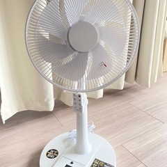 【新品同様】4月発売 温度センサー付きDCリモコンリビング扇風機