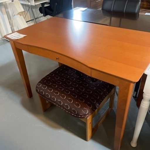 カリガリス　デスク