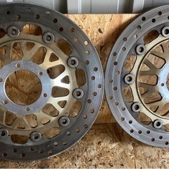CB 400SFのフロントブレーキローター左右の画像