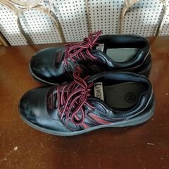 お値下げ！！安全靴　使用品ですが綺麗です　　２５．５CMの画像