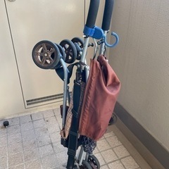 お近くはお届け可、リッチェル 軽量ベビーカー B型  自立の画像