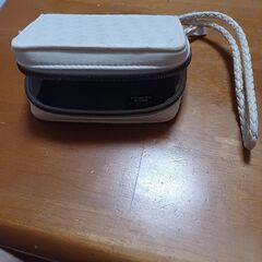 カメラケース白の画像