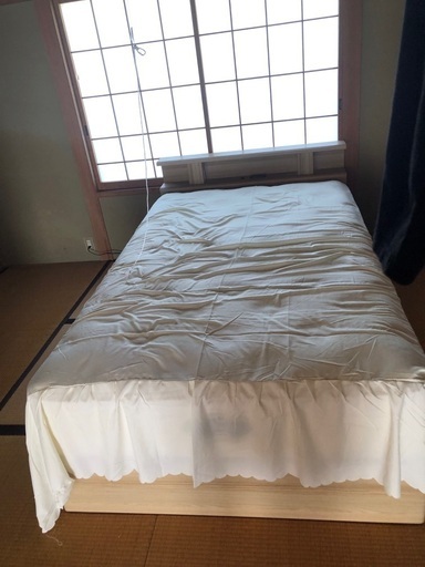 元値38万シモンズマット付きセミダブルベッド