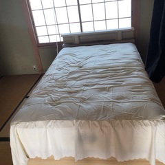 元値38万シモンズマット付きセミダブルベッド