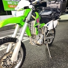klx250 パッド、タイヤ交換して頂ける方