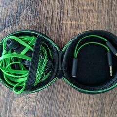 Razer Hammerhead Pro V2 マイク付きゲーミ...
