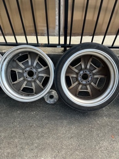 車のパーツ タイヤ、ホイール