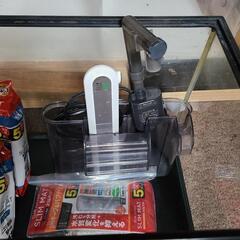 [取引中]水槽、外掛けフィルターセットの画像