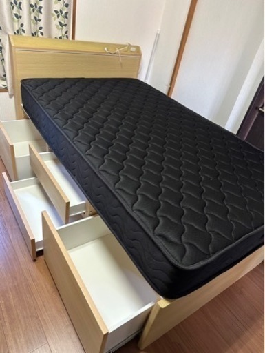 セミダブルベッド　ニトリ