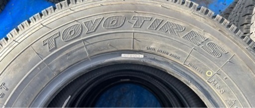 TOYO TIRES 195/80R15 2023年製　冬タイヤ