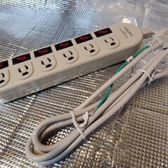 美品　未使用品　ACアダプタ　 スイッチ付タップ コンセント　6口　1500W　ER-68　配線長さ：約2ⅿ50㎝　KOKURYO　延長コード 　電源コードの画像