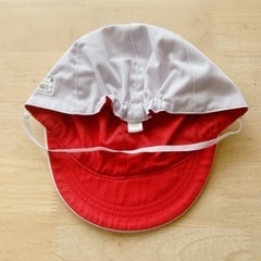 赤白帽子の画像