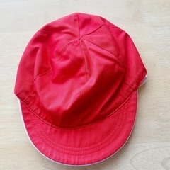 赤白帽子の画像