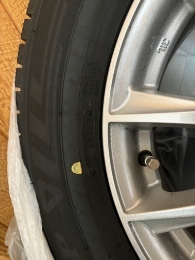 ホイール付きスタッドレスタイヤ4本セット　215/65R16