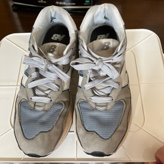 new balance スニーカー