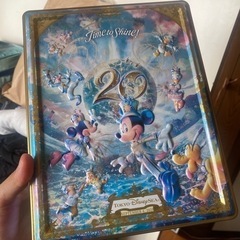 ディズニー缶