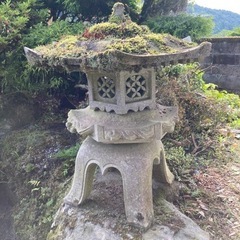 石の灯篭　庭石