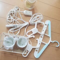 色々　雑貨　食器　入れ物　コンセント　延長コード　ハンガー　耐熱...