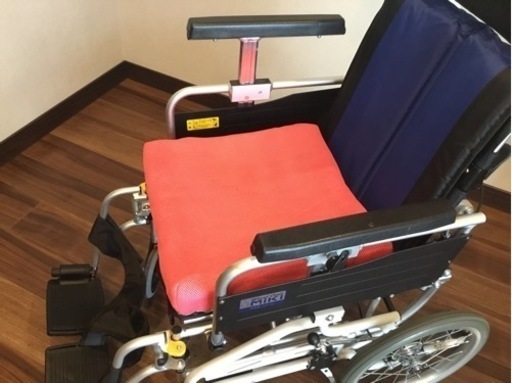 リクライニング多機能介助用車椅子