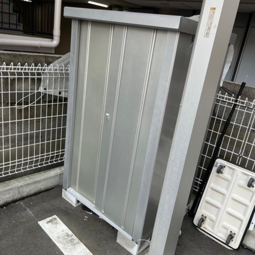 大阪市内直接引き取りのみ！　タカヤマ 物置 ディープシリーズ TJS-0915 幅950x奥行820x高さ1500mm 美品
