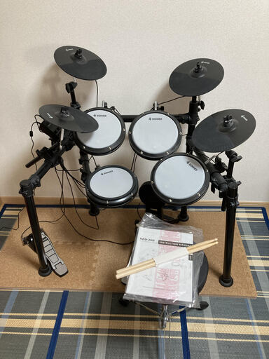 電子ドラムセット Donner DED-100です。 （初心者として、最近