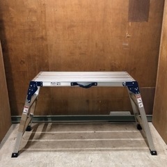 (予定者あり)コメリ ワイドな天板 アルミ作業台3段