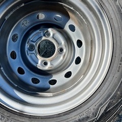 引き渡し完了、車スタッドレスタイヤの画像