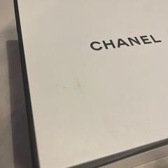 CHANEL（シャネル）の箱と紙袋の画像