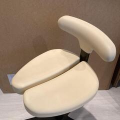 美品】【2脚取引済み 残り2脚】アーユルチェア オクトパス ベージュ